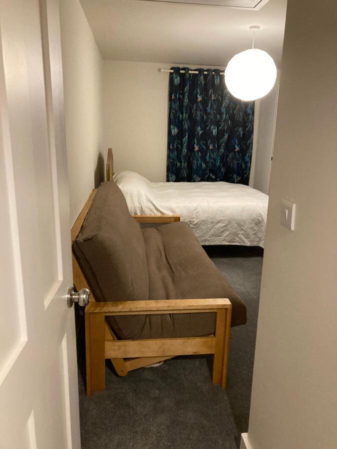 Beautiful 1-Bed Studio In Лондон Екстериор снимка